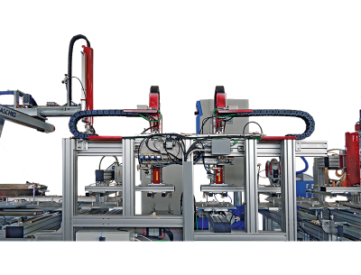 Impianto-saldatura-di-tappi-ed-inserimento-guarnizione-su-coperchio-di-fusti-di-plastica-per-liquidi